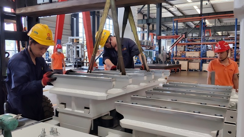 Natančnost na ravni milimetra! Kako servo vibracija preoblikuje standard industrije opeke